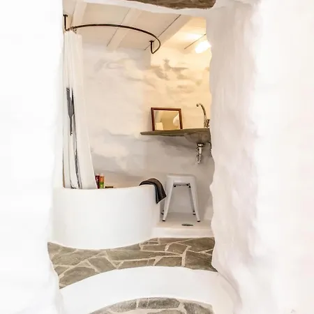 Triantaros Iconic House By Tinosstay *